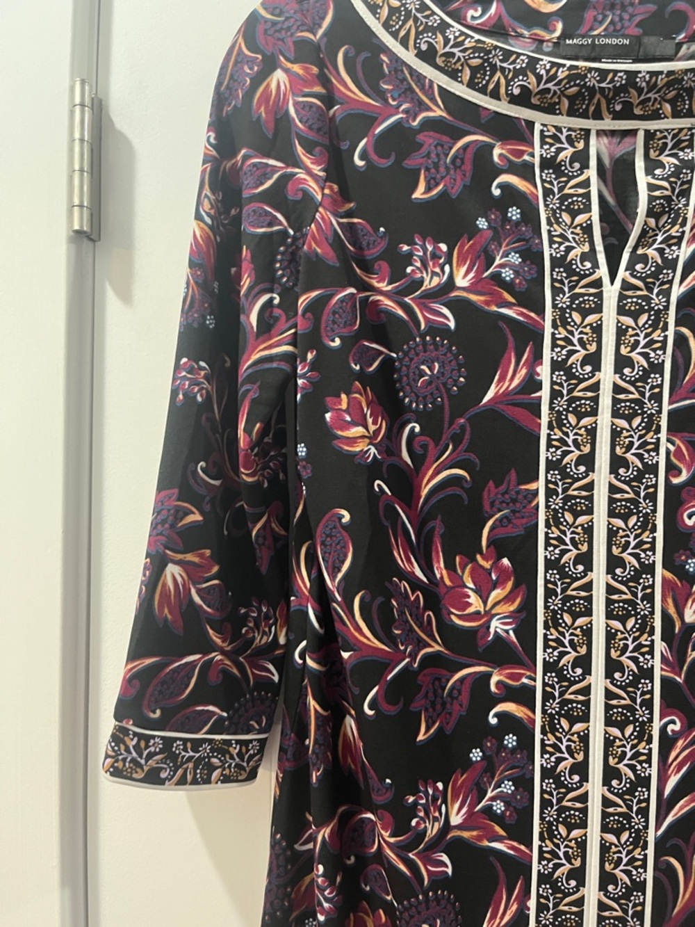 Maggy London Size 4 Dress Paisley long sleeve EUC - Picture 5 of 16